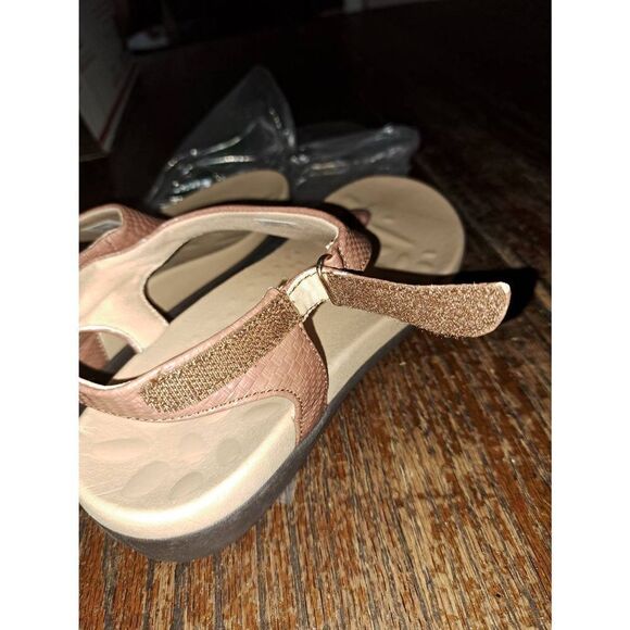 New Size 8-8.5 Brown Thong Hook Loop Sandals Flip Flops Summer Shoes - Picture 4 of 5